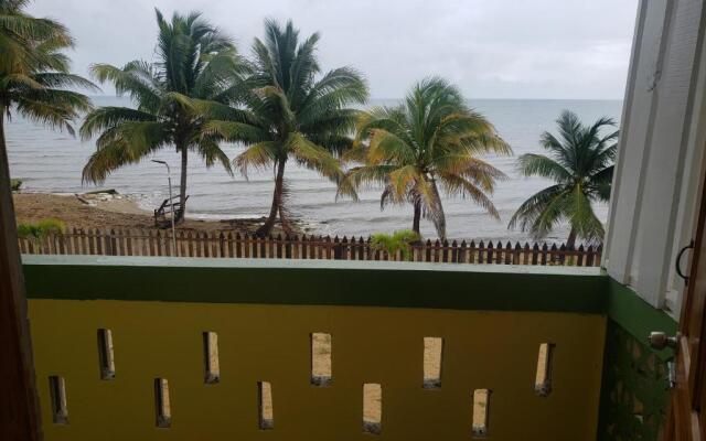 Pal's on the beach - A Gold Standard Hotel