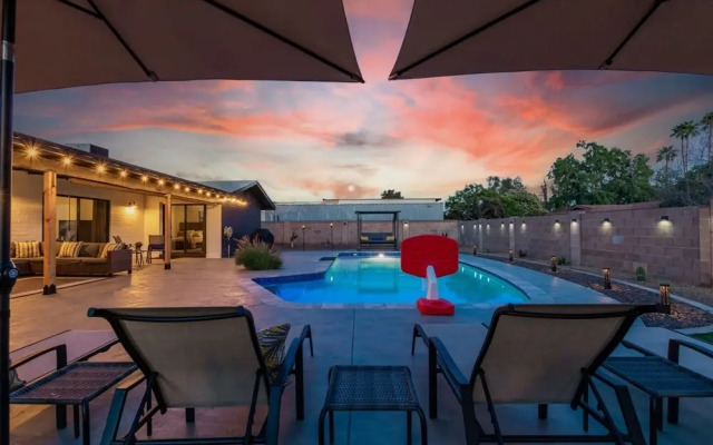 Glencove Mesa 4 Bedroom Home by RedAwning