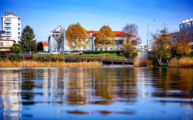 Strandhotel Alte Donau