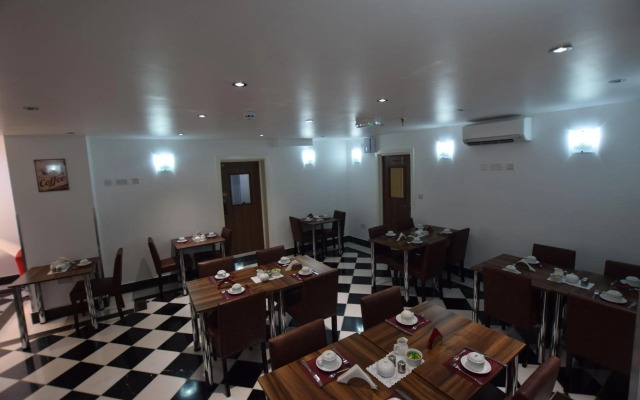 Lucky 8 Hotel