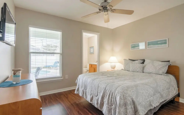 Amanda's Cozy Clear Creek Vacation Home