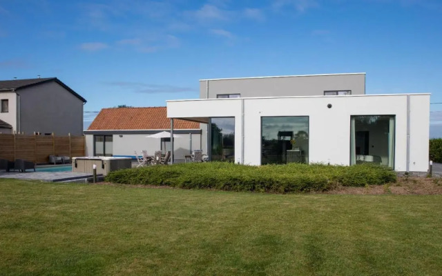 Villa 121