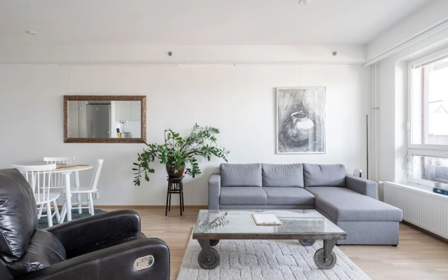 Fabulous 1BR Apt with Sauna & Views
