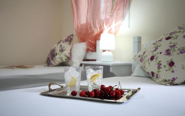 Tasoula Studios & Apartments