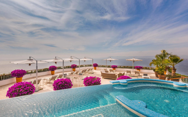 Grand Miramar All Luxury Suites & Residences