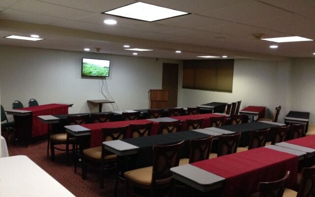 Quality Inn & Suites Metro