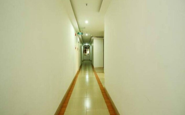 V8 Theme Hotel Lingshan