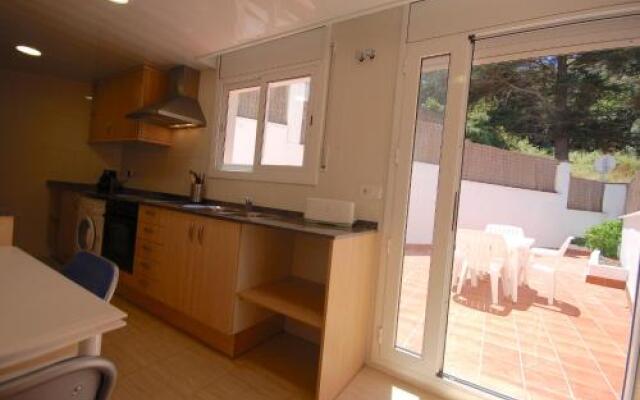Lets Holidays Big Terrace House and 2 Parking