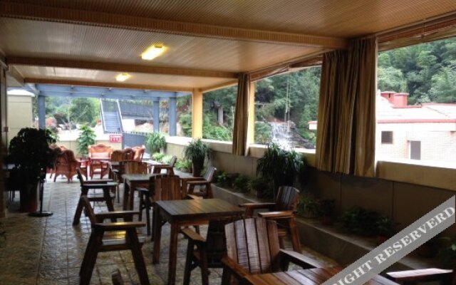 Wolongtan Hotel