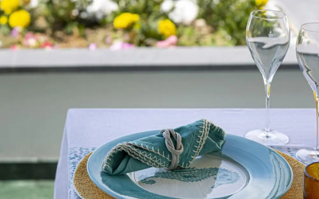 JJ Capri in Capri With 2 Bedrooms and 2 Bathrooms