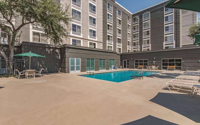 La Quinta Inn & Suites by Wyndham San Antonio Downtown