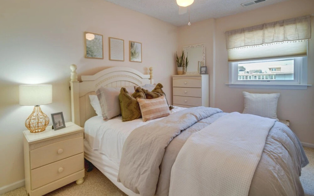 Charming Brigantine Condo Rental: Steps to Beach!