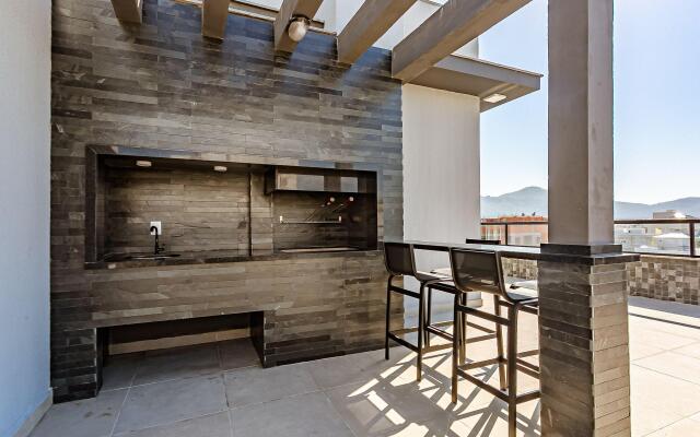 Studio c/ piscina no terraço 900m da praia STI102