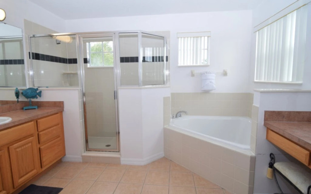 The Shire, Davenport, US