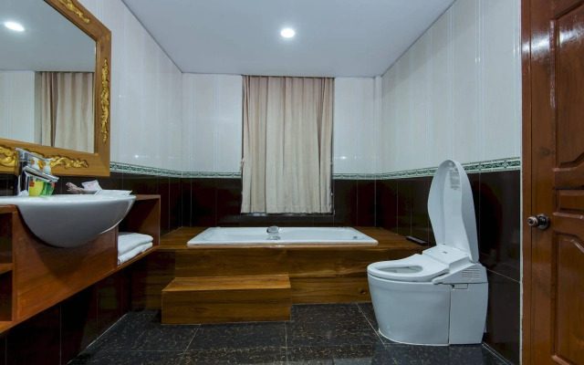 Su Tine San Royal Palace Hotel