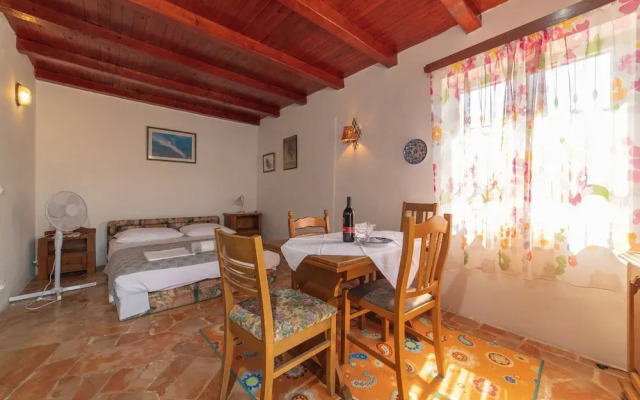 Perfect Beachfront Getaway Ideal for Families