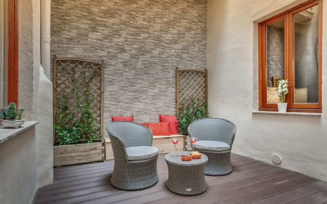 Giglio Courtyard - Duomo Stylish Apartment