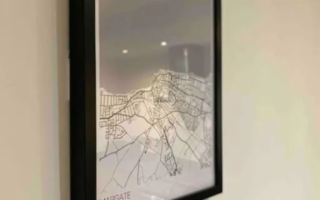 Beach Retreat, Stones Throw Away from Beach