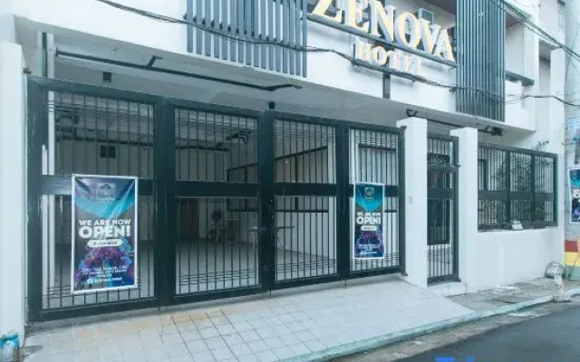 RedDoorz @ Zenova Hotel