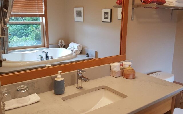 Reef Point Oceanfront B & B