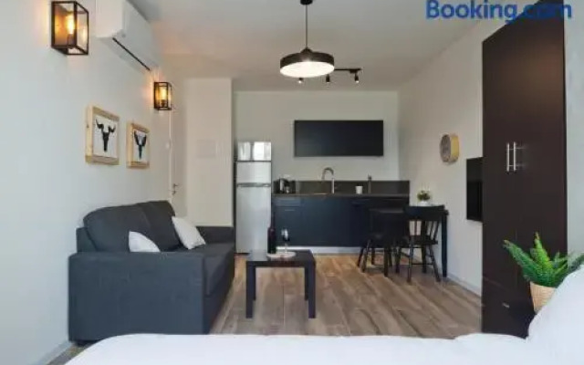 Sun Bay Studio Apartments