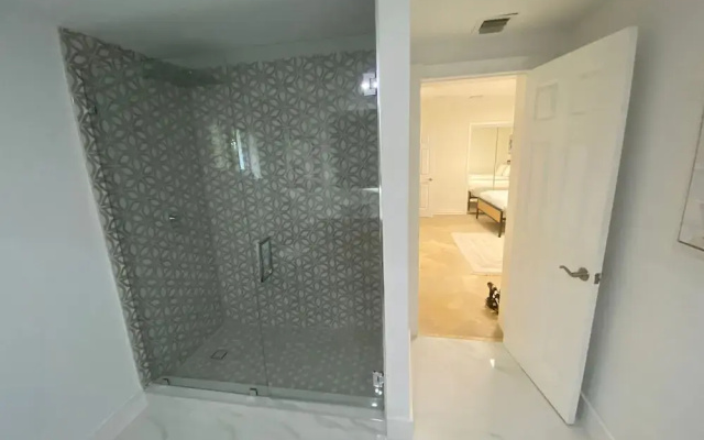 Biscayne Park 3BD 2BA -spacious