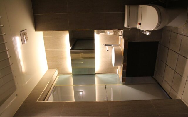 Art 1 Hotel