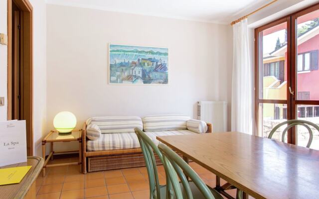 Well Kept And Comfortable Apartment Only 2 Km. From Garda