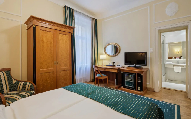 Hotel Astoria Vienna, Curio Collection by Hilton