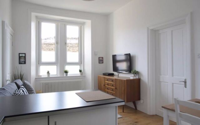 1 Bedroom Apartment In Royal Mile