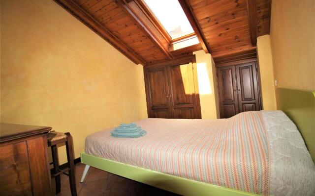 A Lovely Picture on the Lake