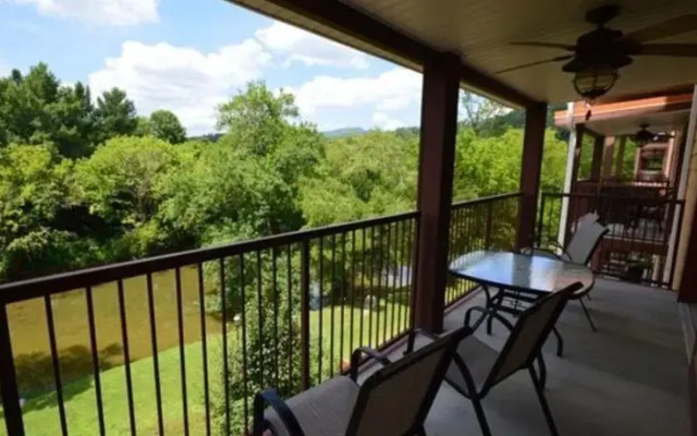 RedAwning Life On The River - C423