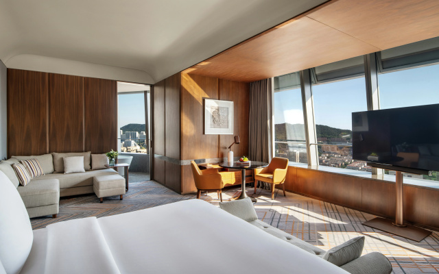Four Seasons Hotel Dalian