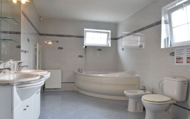 Spacious Holiday Home in Arnultovice With Swimming Pool