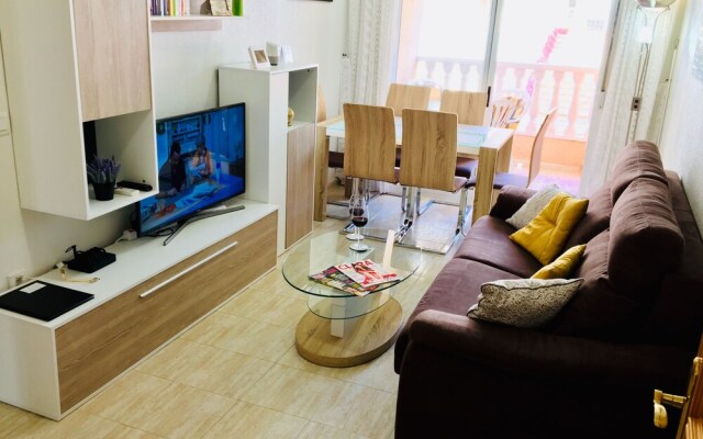 Sunny Holiday Apartment