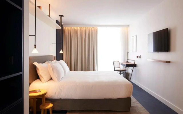 Perpetual Élysée Montaigne