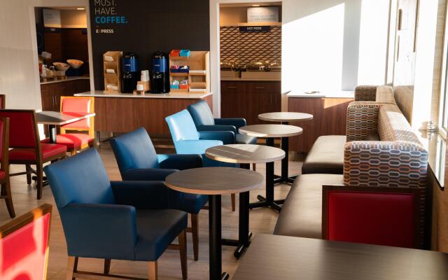 Holiday Inn Express Maspeth by IHG