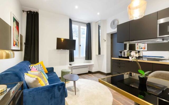 Exquisite Apartment in the Historical 7th District