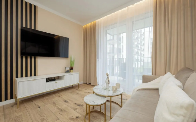 Apartment With Parking by Renters