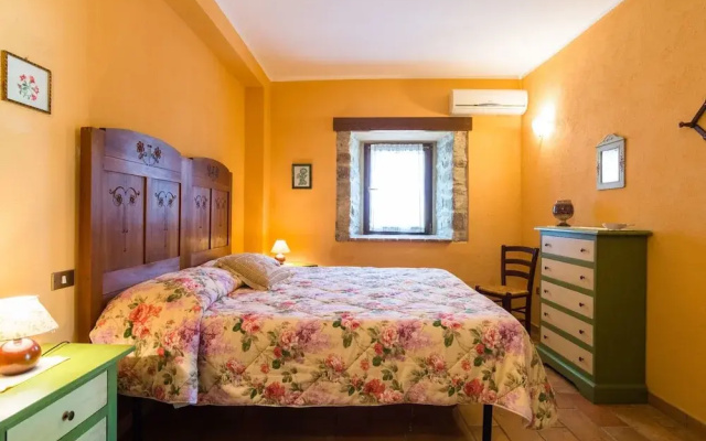 Farmhouse in Hilly Area in Gubbio With Pool