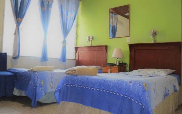 Hotel Oasis
