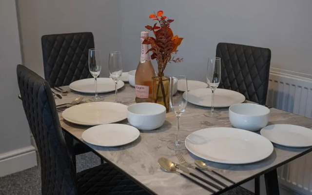 Bespoke 2-bed House in Stoke-on-trent