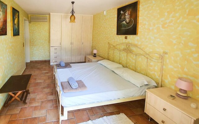 Stunning Home in Kiato With Sauna, Wifi and 5 Bedrooms