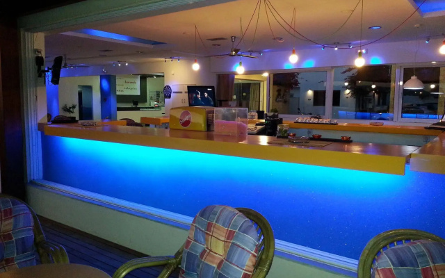 Zoes Hotel