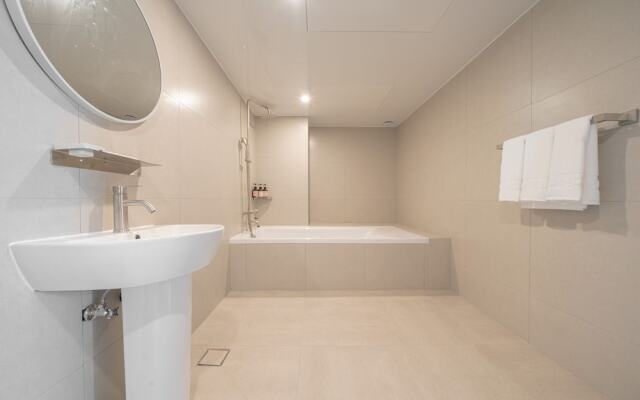 Time Terminal Hotel Daejeon 1st by Aank