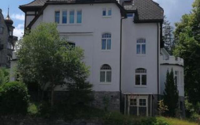 Stilvolle 3-Zimmer Wohnung in Jugendstilvilla