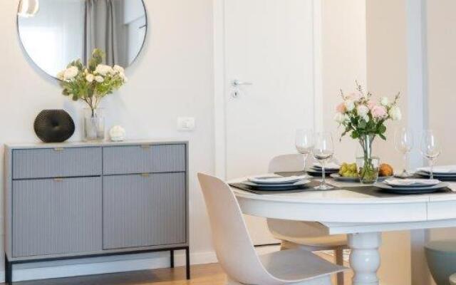 Pop Art Flat - Bright 2BR near the Old Town