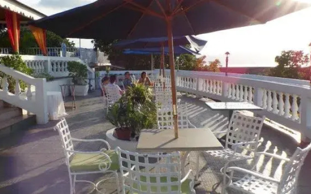 SkySuite Beachfront Montego Bay Club