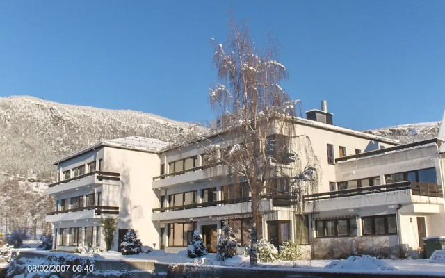 Innvik Fjordhotel - Misjonheimen
