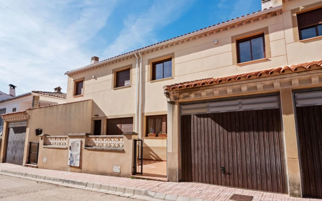 Quaint Holiday Home With Private Pool